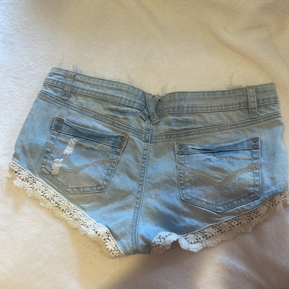 Shorts - Picture 3 of 6